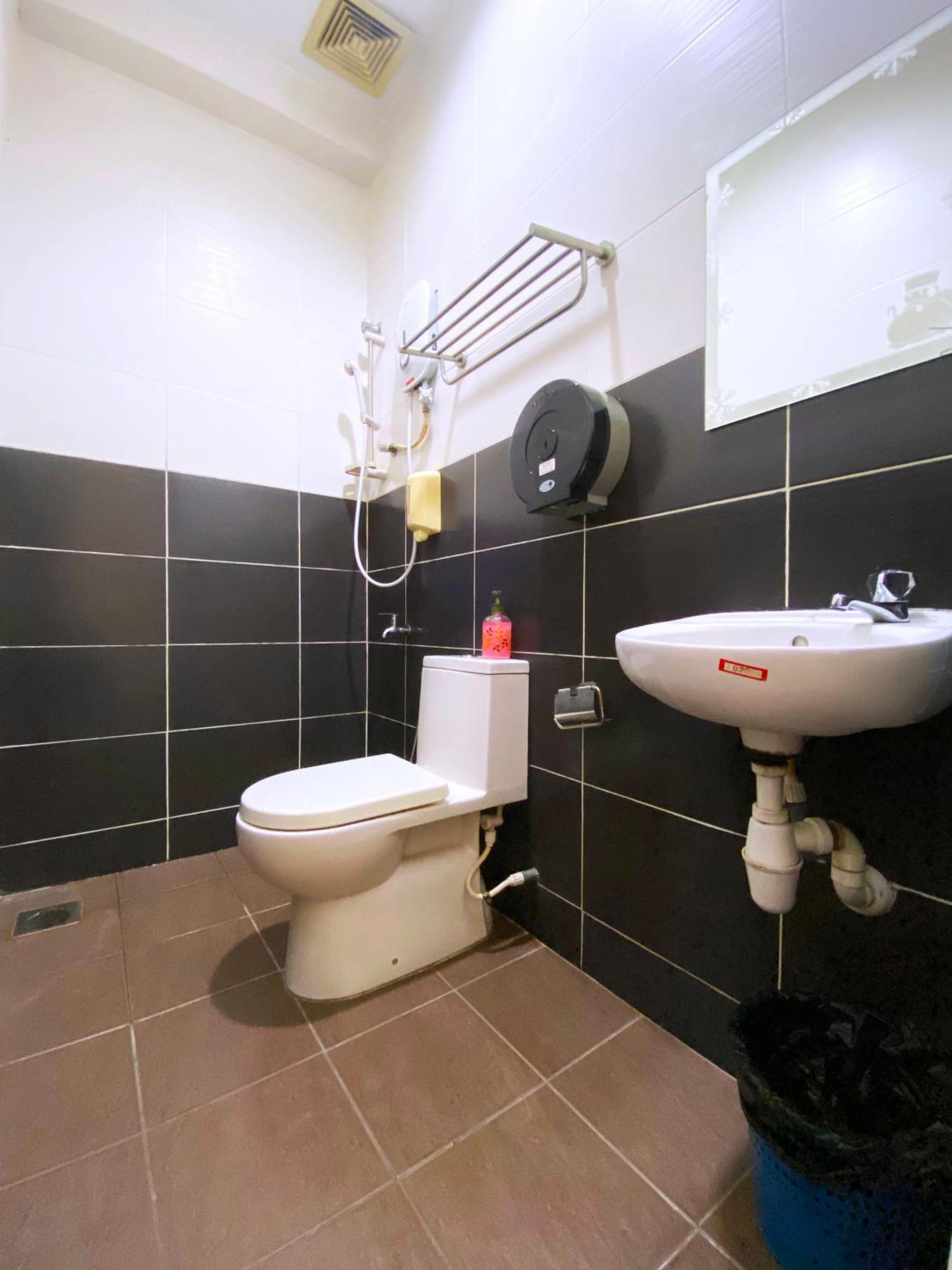 Hotel Ze Xiang - Desa Jaya Ikea Self Check In